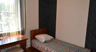 Гостевой дом Mini-hotel Gvardeiskaya Кемерово Небольшой двухместный номер с 2 отдельными кроватями-3